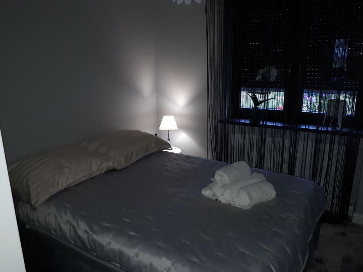 Apartamenty Centrum- Kochanowskiego -Dawniej Two-Bedroom Apartment 锡隆纳葛拉 外观 照片